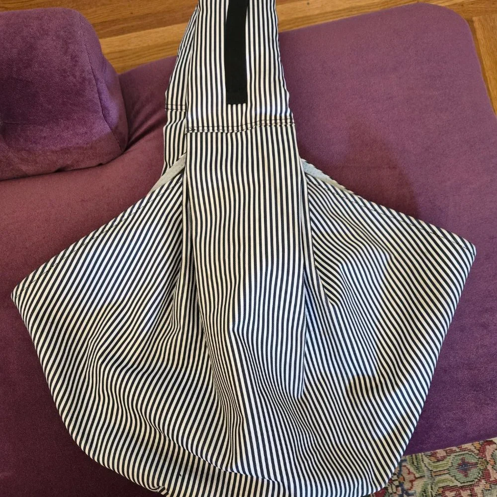 Pet Carrier/Pet Sling for Small Dogs